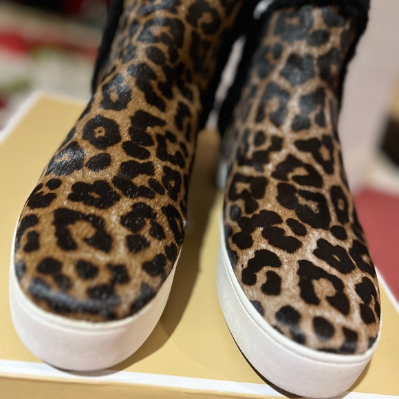 Michael Kors Ashlyn Shearling Lined Bootie   in Leopard print  Sz 8.5  RARE - Picture 5 of 15
